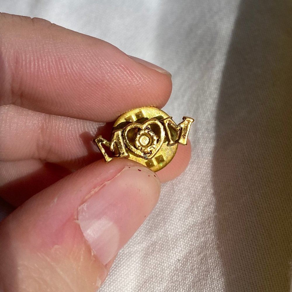 vintage spelled out "mom" pin